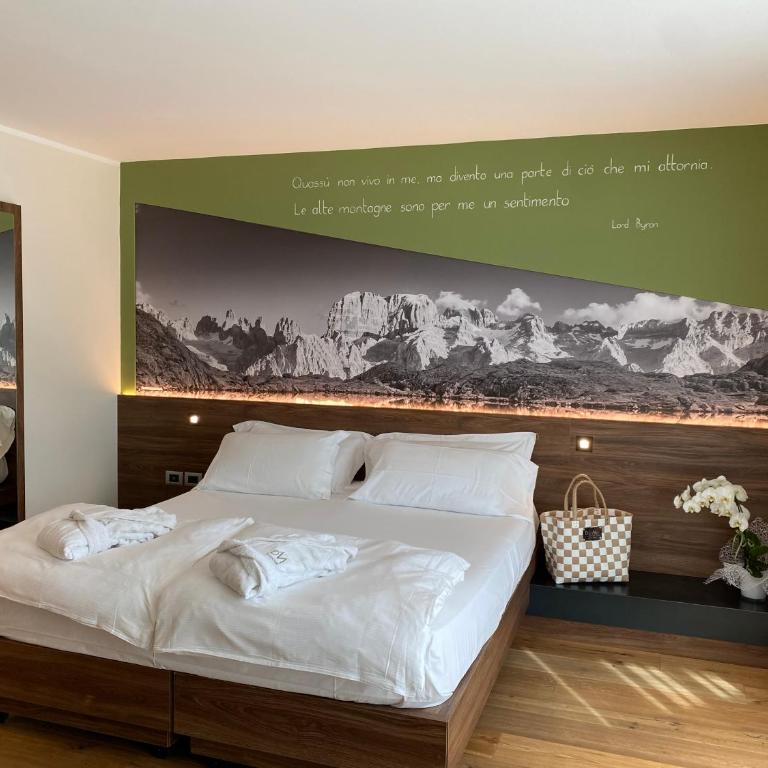 Dolomeet Boutique Hotel - Deluxe Double or Twin Room with Terrace - 11
