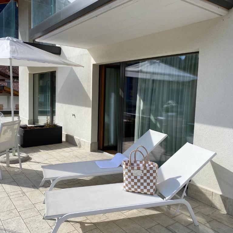 Dolomeet Boutique Hotel - Deluxe Double or Twin Room with Terrace - 10