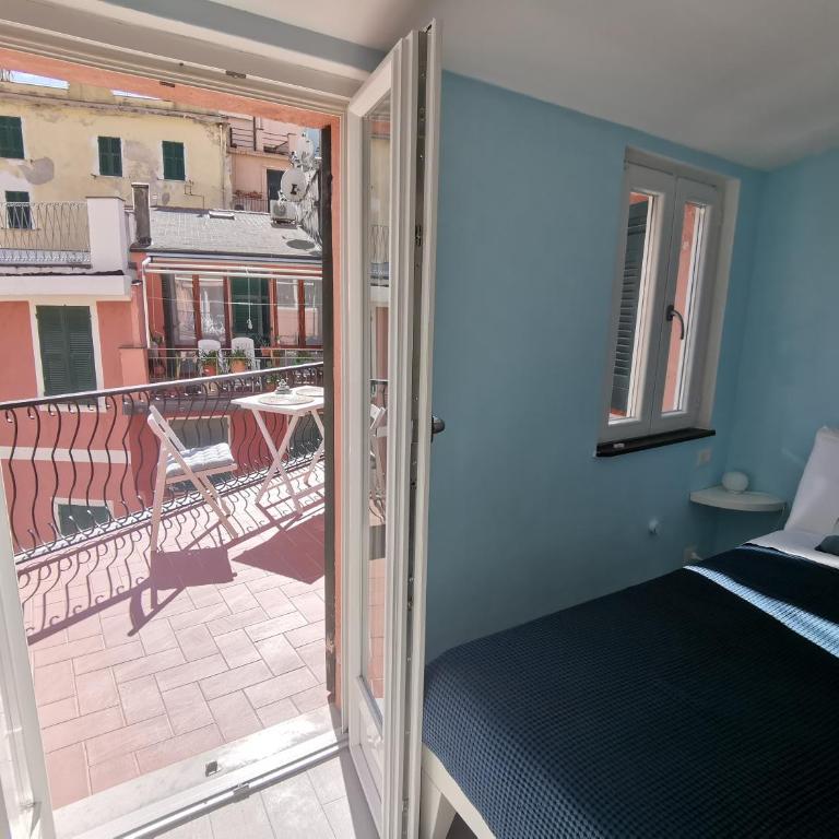 SeaBreeze Vernazza - Double Room with Terrace - 13