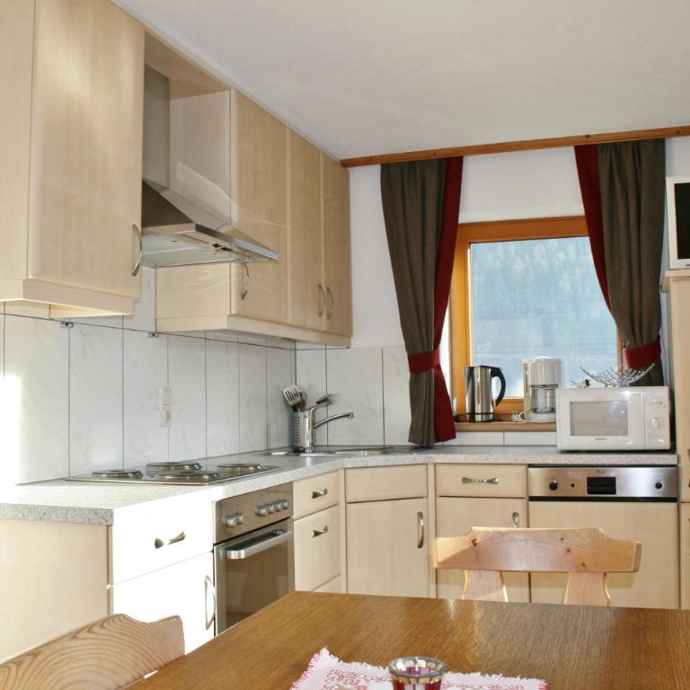Ledererhof - Two-Bedroom Apartment - 1