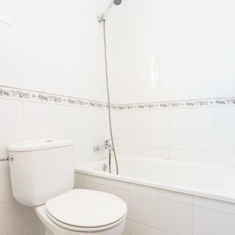 Arunda I - Habitación Doble Económica - 1 o 2 camas - 13