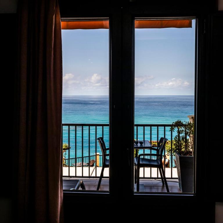 Hotel Rocca Della Sena - Camera Deluxe Matrimoniale con Vista Mare - 10