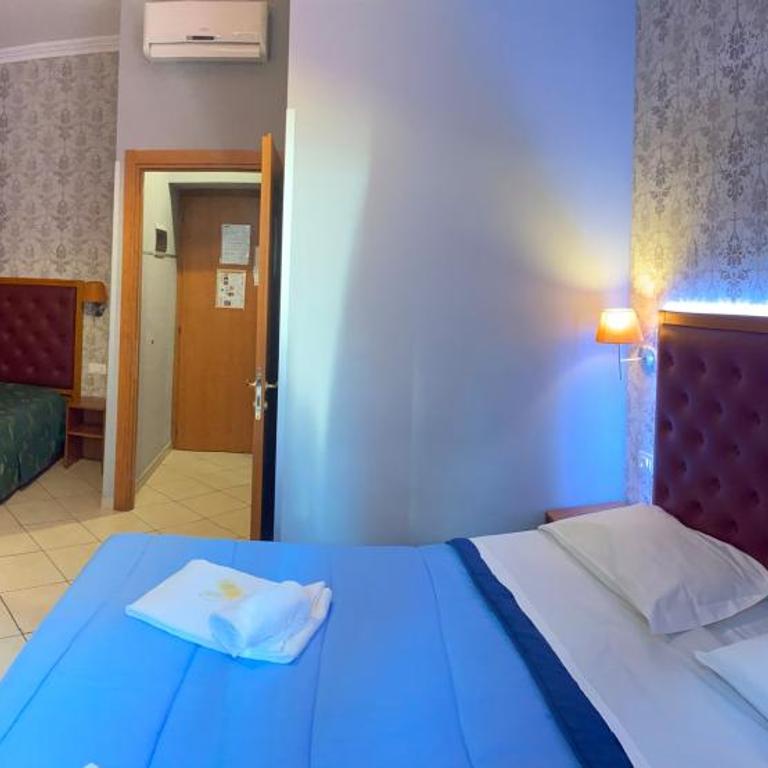 A&C Much More II - Triple Room with Bathroom - 14