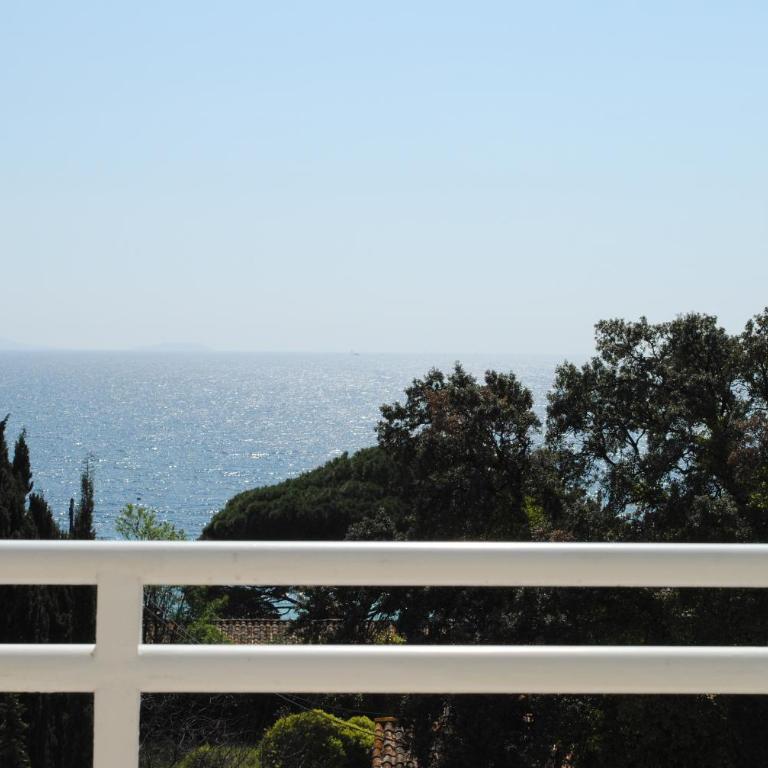 Cap Nègre Hôtel - Chambre Triple avec Balcon - 3ème Étage - Vue sur Mer - 1