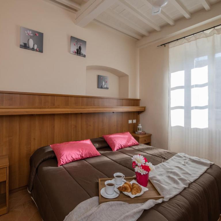 B&B San Francesco - Camera Matrimoniale/Doppia con Letti Singoli con Bagno Privato - 14