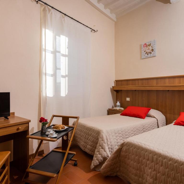 B&B San Francesco - Camera Matrimoniale/Doppia con Letti Singoli con Letto Supplementare - 10