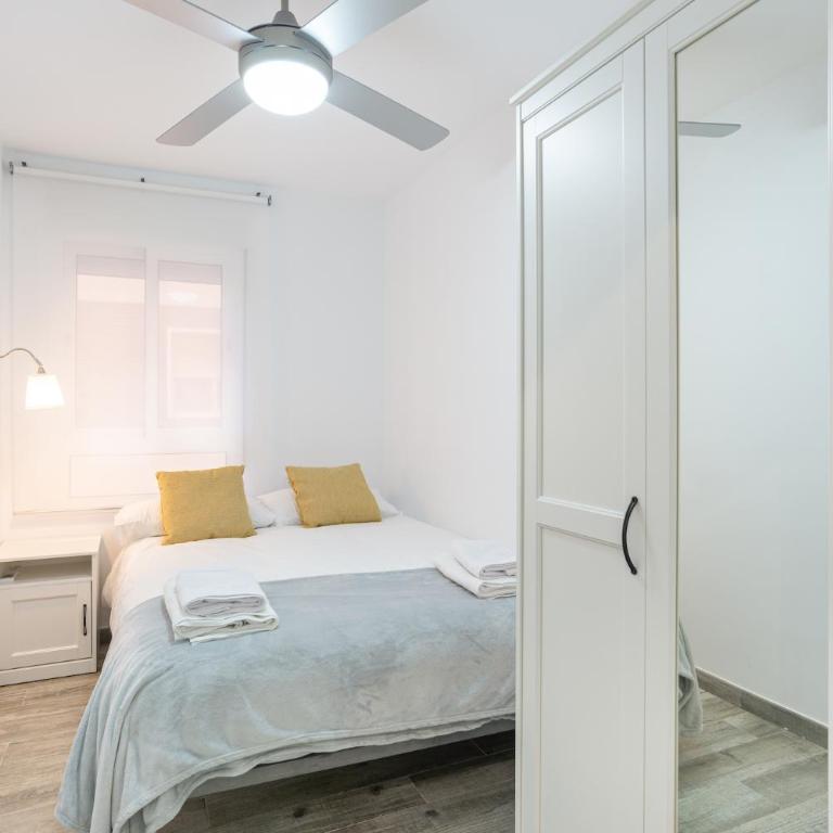 Faro, bonito apartamento en la Malagueta - Three-Bedroom Apartment - 42