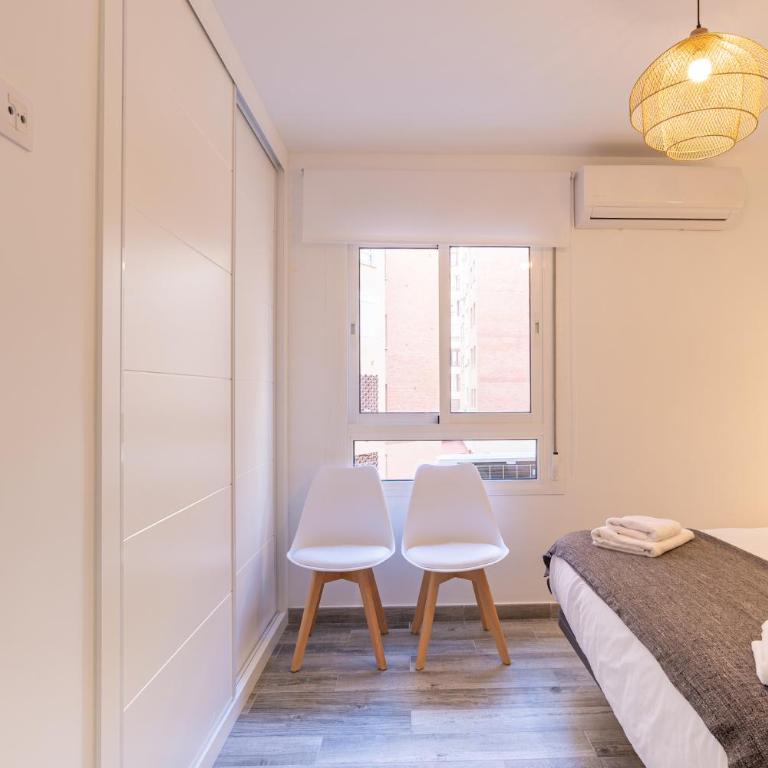 Faro, bonito apartamento en la Malagueta - Three-Bedroom Apartment - 39