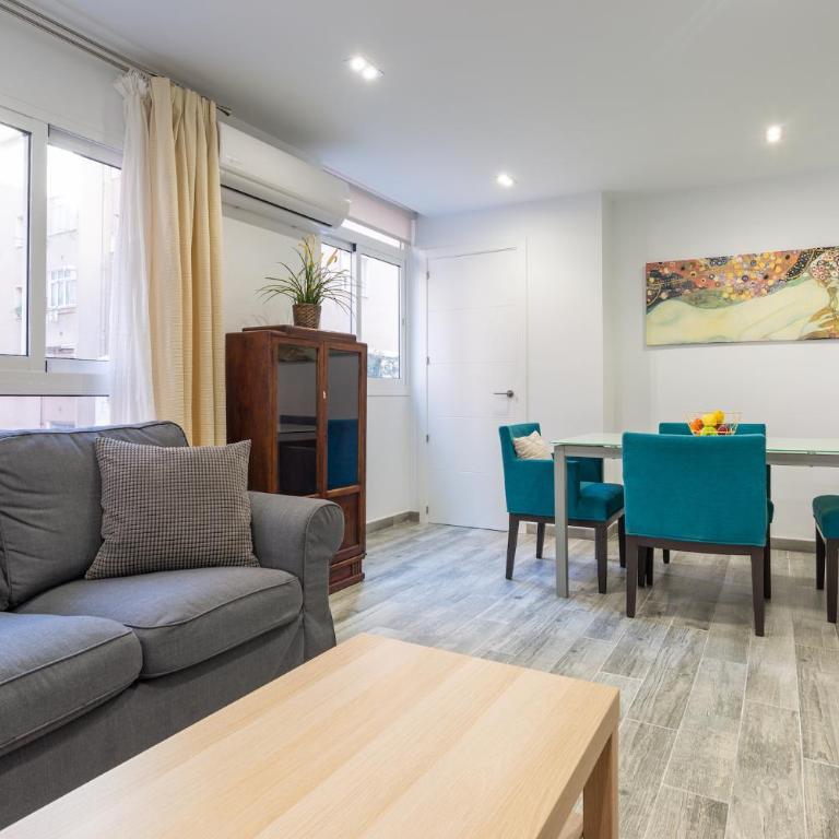 Faro, bonito apartamento en la Malagueta - Three-Bedroom Apartment - 27