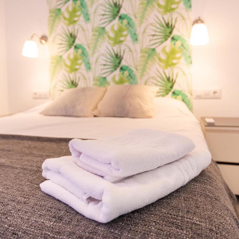 Faro, bonito apartamento en la Malagueta - Three-Bedroom Apartment - 22