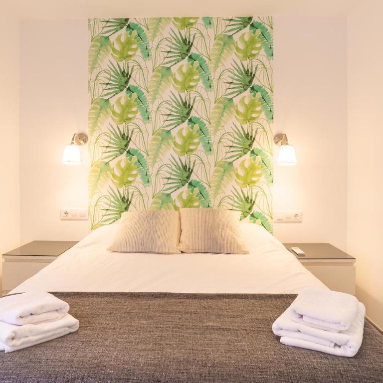 Faro, bonito apartamento en la Malagueta - Three-Bedroom Apartment - 3
