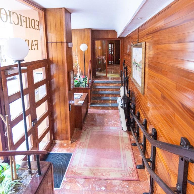 Faro, bonito apartamento en la Malagueta - Three-Bedroom Apartment - 49
