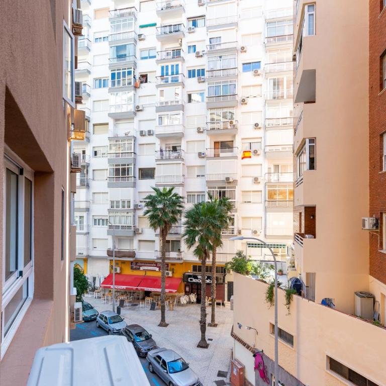 Faro, bonito apartamento en la Malagueta - Three-Bedroom Apartment - 35
