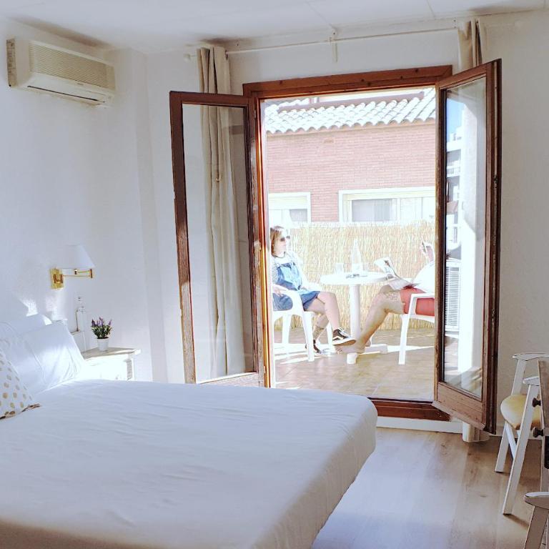 Hotel Mireia - Habitación Doble con terraza - 1 o 2 camas - 10