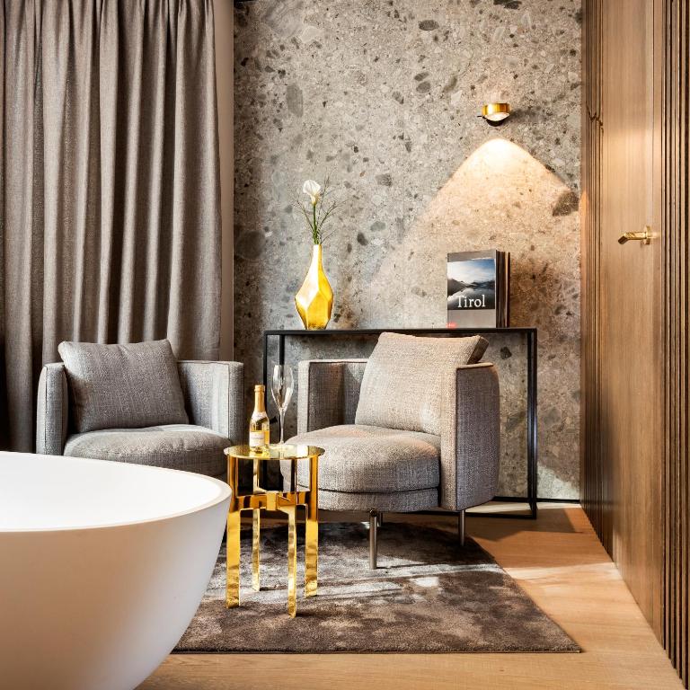 Hotel Das Innsbruck - Junior Suite inspiriert vom Goldenen Dachl - 1