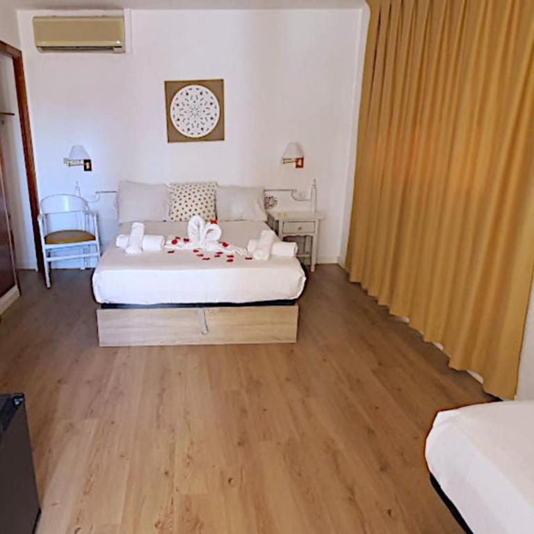 Hotel Mireia - Habitación Triple con terraza - 1