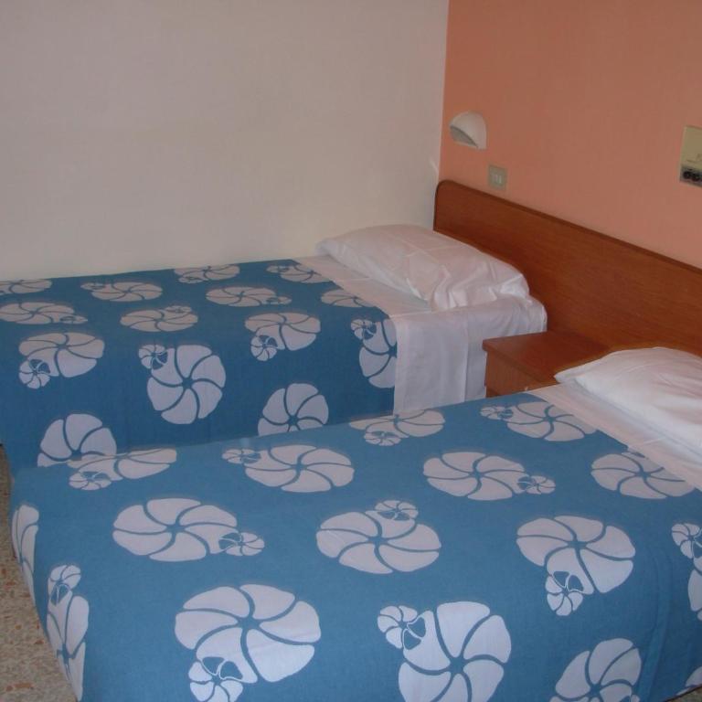 Hotel Saturno - Camera Tripla - 4