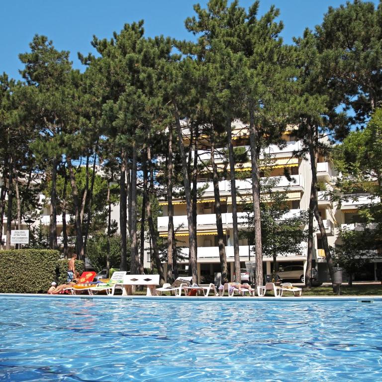 Sporting - One-Bedroom Apartment with Balcony - 3