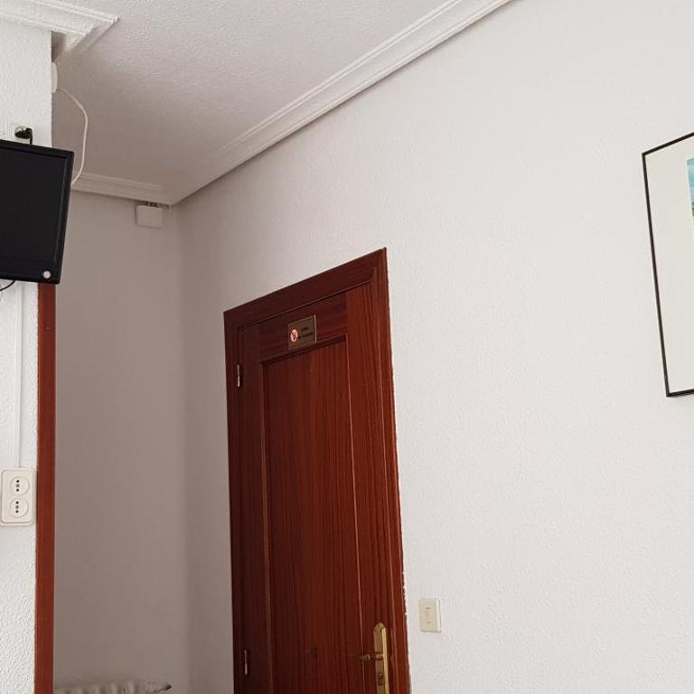 Pension Salamanca - Habitación Doble con baño privado - 11