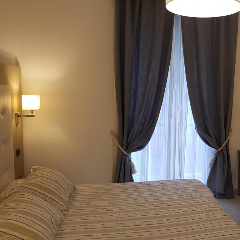 Albergo Degli Amici - Camera Standard Matrimoniale/Doppia con Letti Singoli con Vista Mare - 9