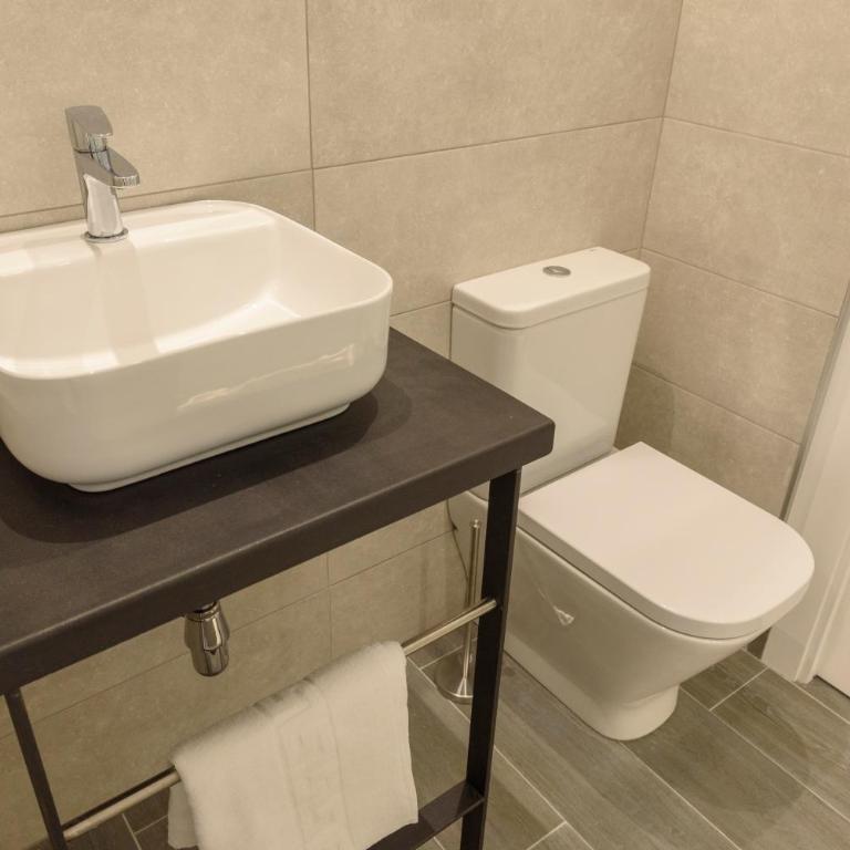 Apartamentos Constitución by Renthas - Apartamento con 4 dormitorios - 11