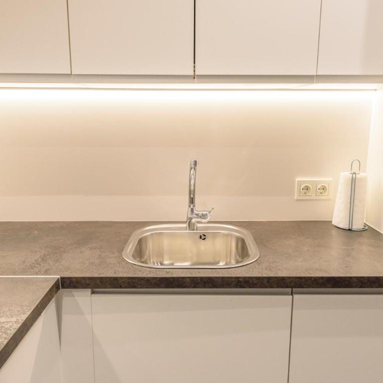 Apartamentos Constitución by Renthas - Apartamento de 2 dormitorios - 17