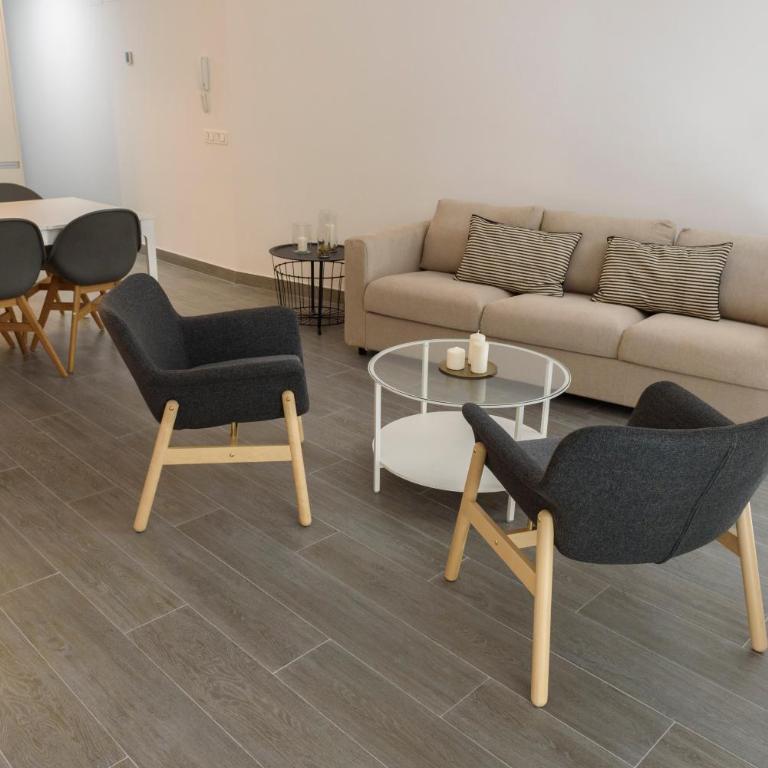 Apartamentos Constitución by Renthas - Apartamento con 4 dormitorios - 12