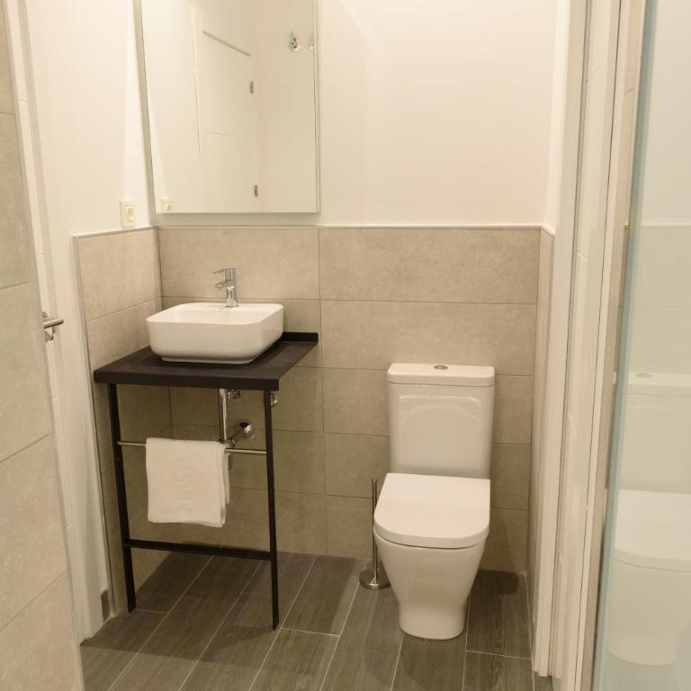 Apartamentos Constitución by Renthas - Apartamento con 4 dormitorios - 13