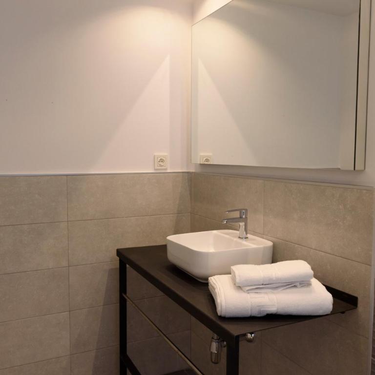 Apartamentos Constitución by Renthas - Apartamento con 4 dormitorios - 35