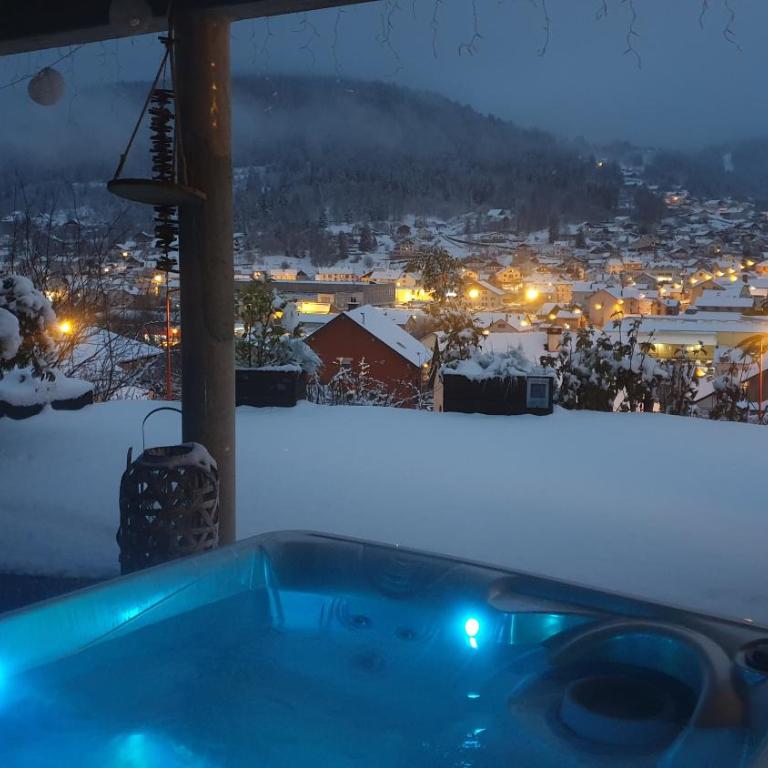 AU NID COSY D'ISA A GERARDMER VOSGES - Spas privatifs - Chambre Double avec Terrasse et Jacuzzi Privé - 7