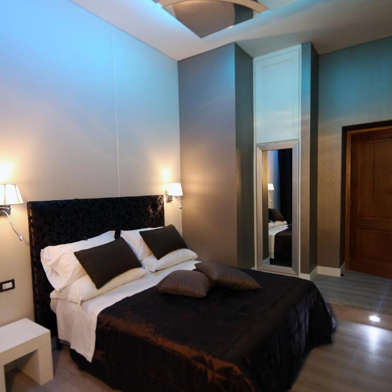 Piccolo di Piazza di Spagna Suites - Suite con Vasca Idromassaggio - 1