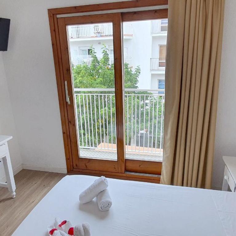 Hotel Mireia - Habitación Doble con balcón - 1 o 2 camas - 9