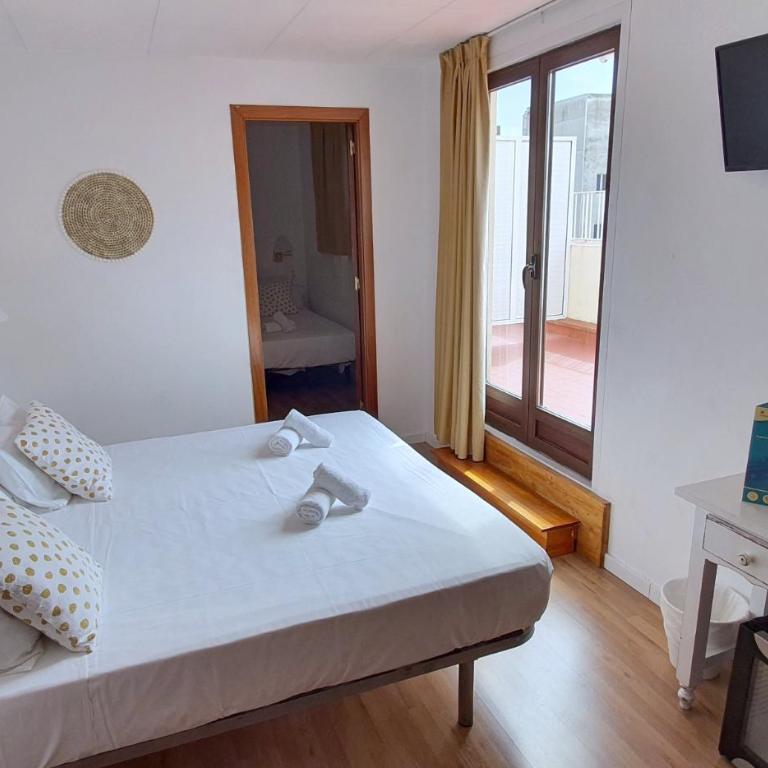 Hotel Mireia - Habitación Familiar con terraza - 1