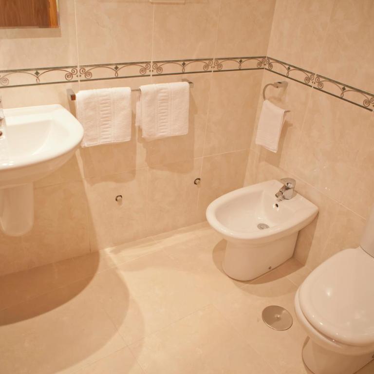 Hotel Brisa del Mar - Habitación Doble con balcón - 1 o 2 camas - 8