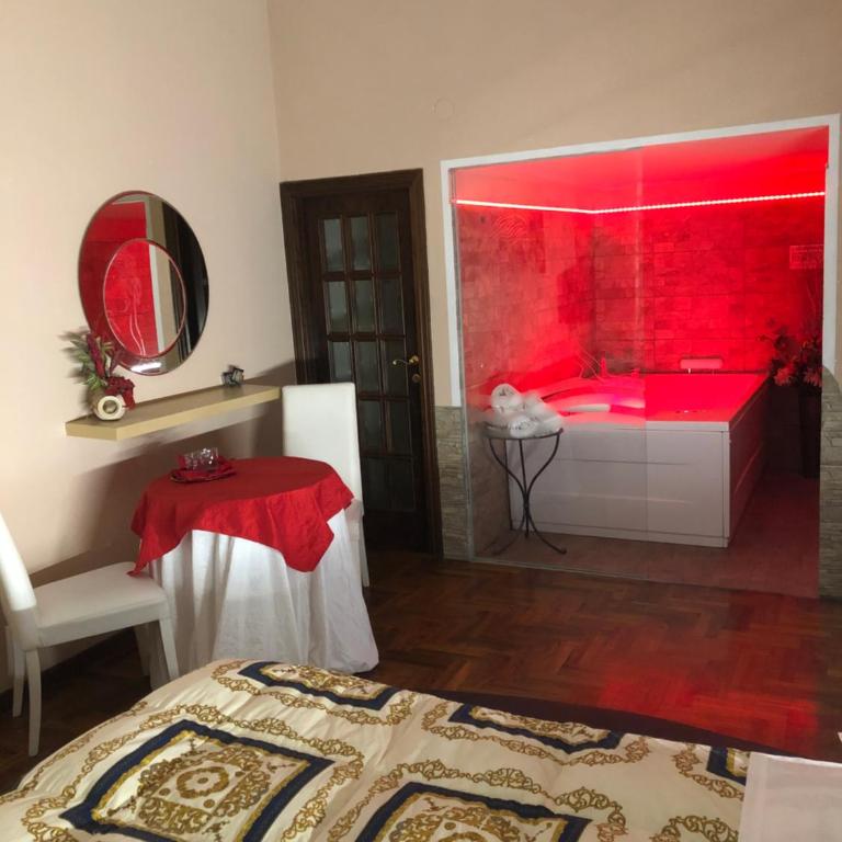 Suite and room - Camera Matrimoniale Superior con Vasca Idromassaggio e Balcone - 10