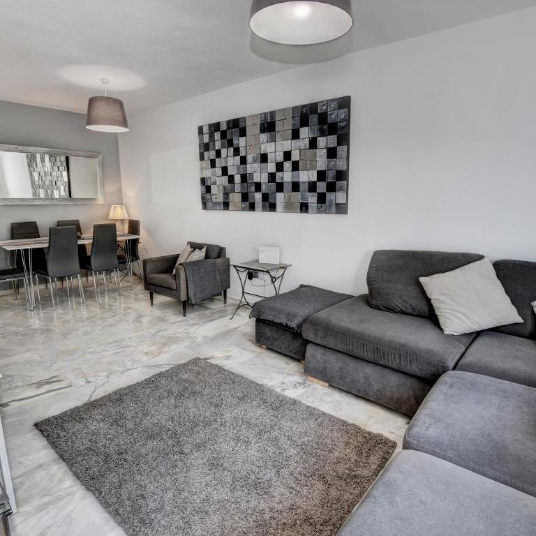 TIMON II, Luxury 3 bedroom Beachside Apartment - Vacation Home - 3