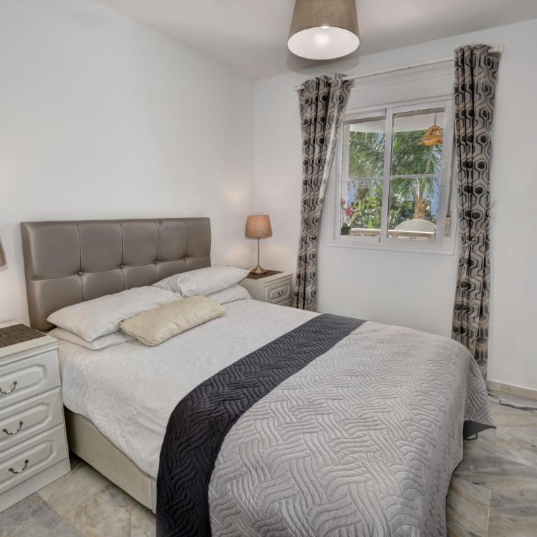 TIMON II, Luxury 3 bedroom Beachside Apartment - Vacation Home - 12