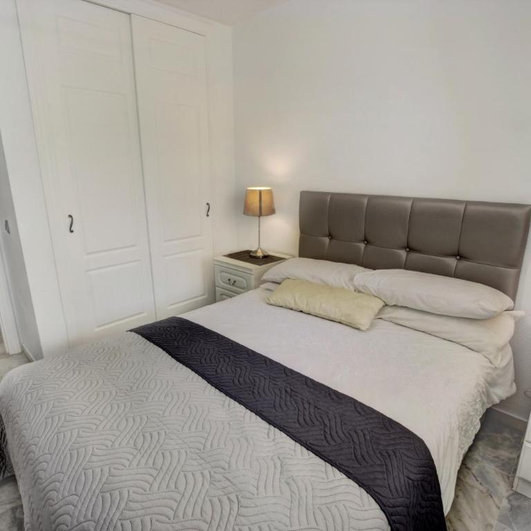 TIMON II, Luxury 3 bedroom Beachside Apartment - Vacation Home - 11