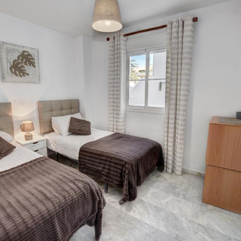 TIMON II, Luxury 3 bedroom Beachside Apartment - Vacation Home - 13