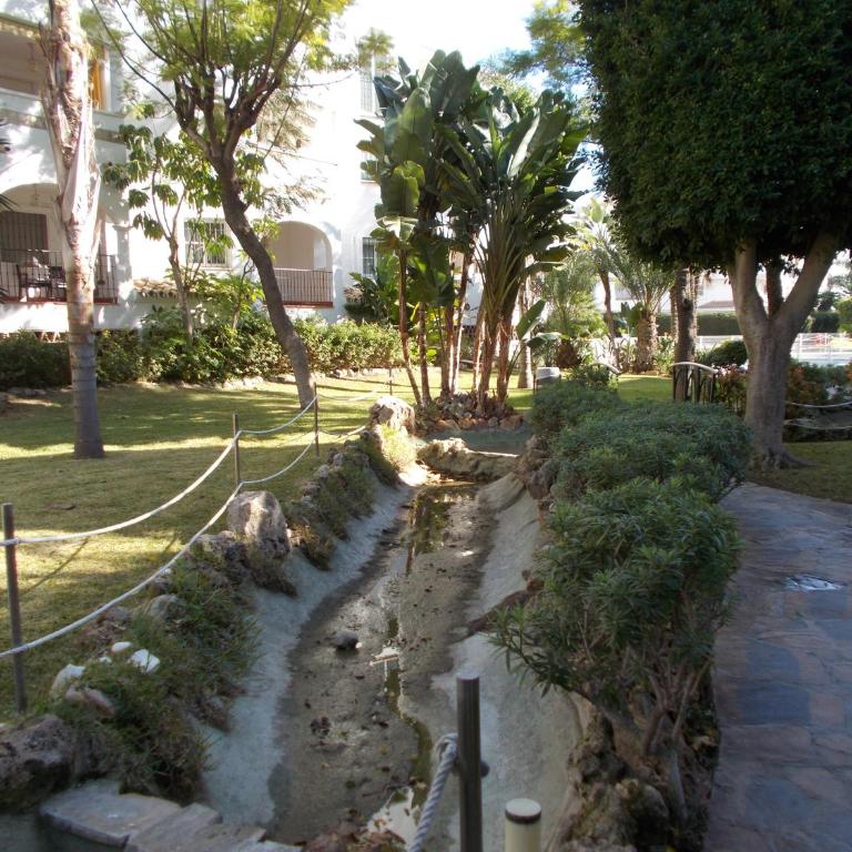 TIMON II, Luxury 3 bedroom Beachside Apartment - Vacation Home - 26