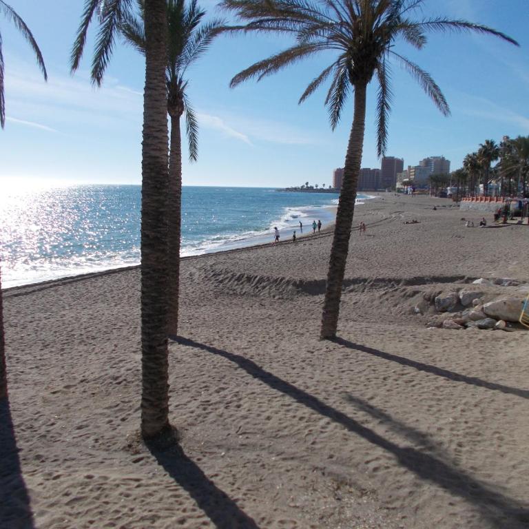 TIMON II, Luxury 3 bedroom Beachside Apartment - Vacation Home - 42