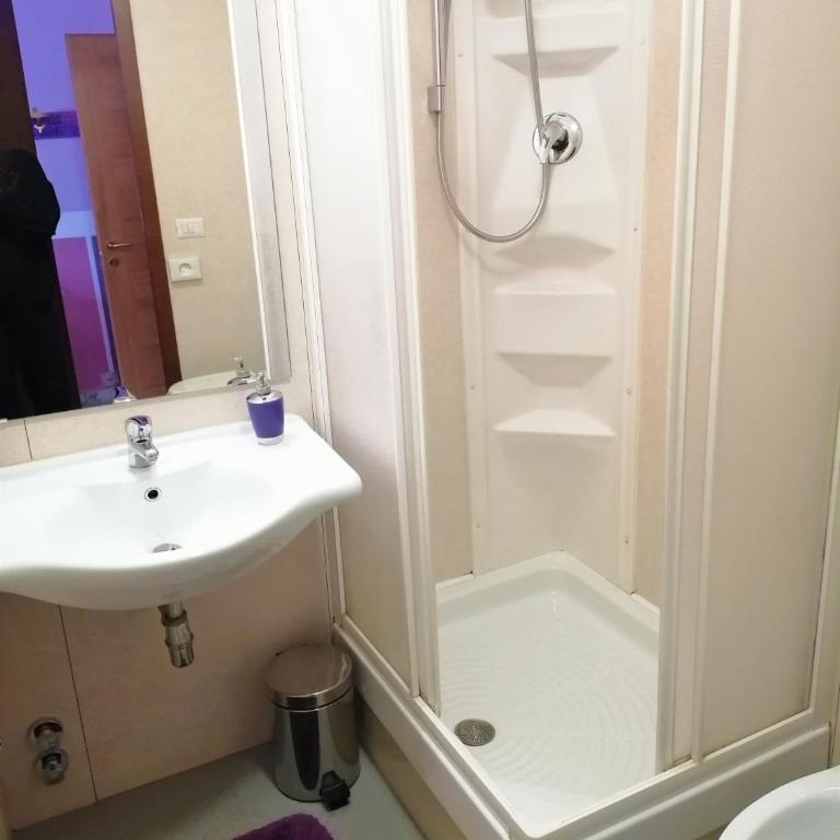 Hotel Serenella - Camera Tripla con Bagno Privato - 5