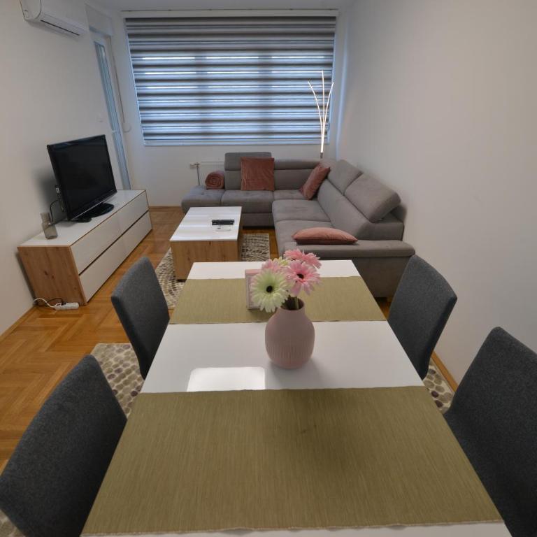 Apartment 54 CITY CENTER - FREE PRIVATE GARAGE - Apartman sa 2 Spavaće Sobe - 2