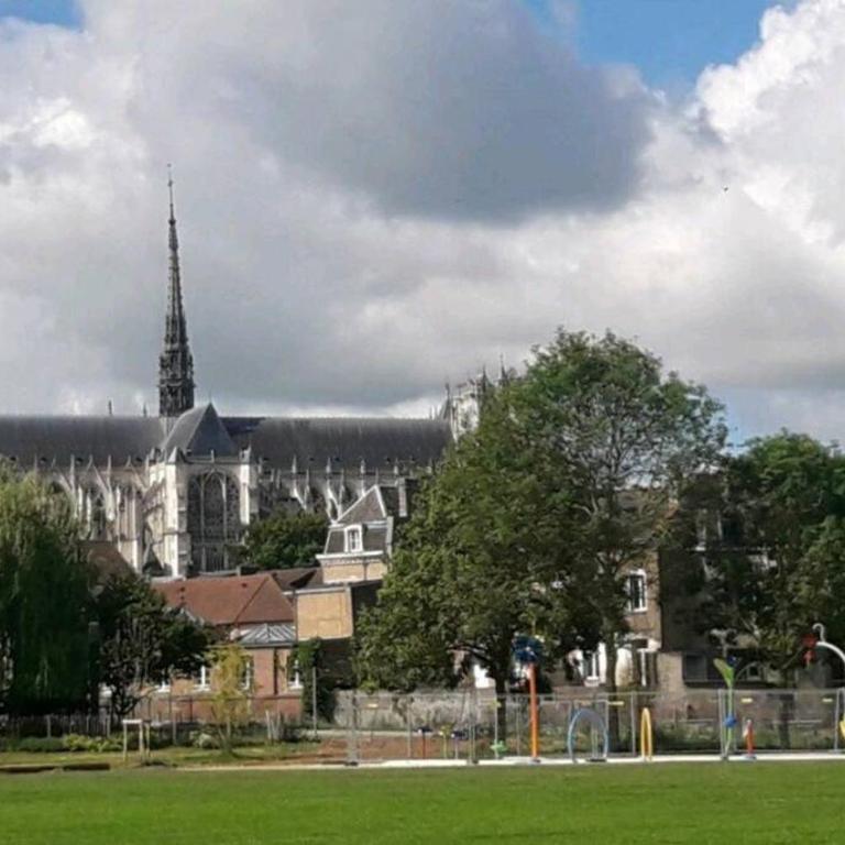 Maison Famille-Confort-Terrasse Jardin-Vue Cathédrale - Three-Bedroom House - 43