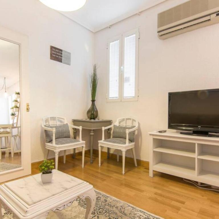 CÓMODO Y CÉNTRICO ESTUDIO DE LUJO EN ATOCHA - JARDÍN BOTÁNICO. WIFI - One-Bedroom Apartment - 6