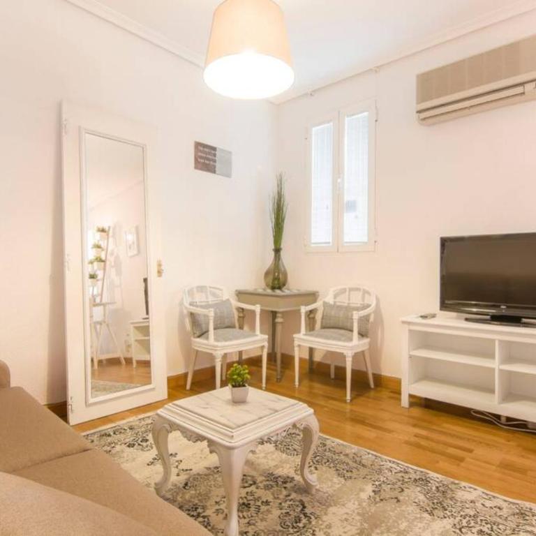 CÓMODO Y CÉNTRICO ESTUDIO DE LUJO EN ATOCHA - JARDÍN BOTÁNICO. WIFI - One-Bedroom Apartment - 8