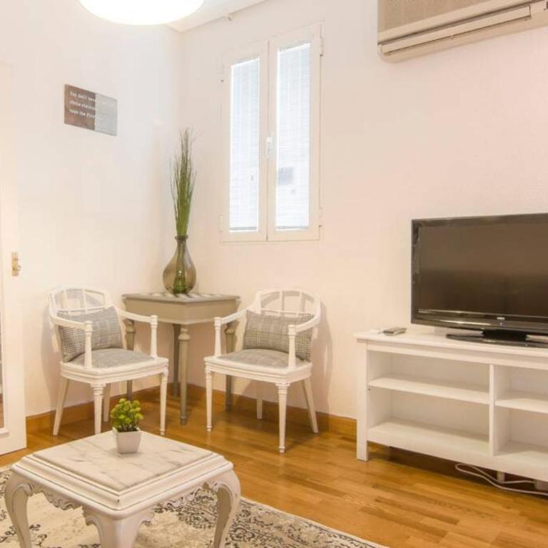 CÓMODO Y CÉNTRICO ESTUDIO DE LUJO EN ATOCHA - JARDÍN BOTÁNICO. WIFI - One-Bedroom Apartment - 19