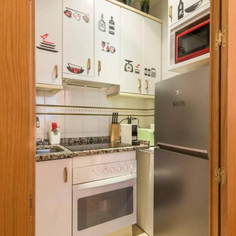 CÓMODO Y CÉNTRICO ESTUDIO DE LUJO EN ATOCHA - JARDÍN BOTÁNICO. WIFI - One-Bedroom Apartment - 30