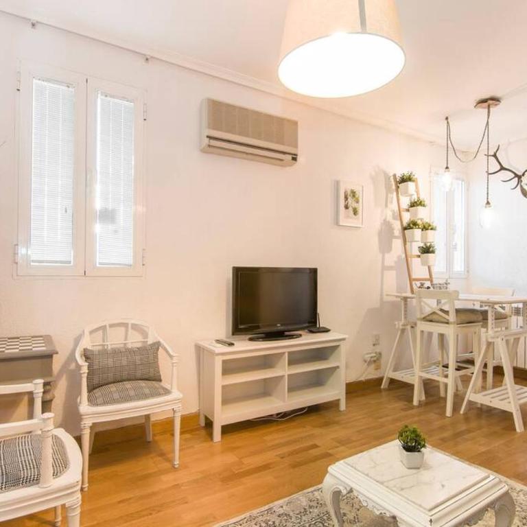 CÓMODO Y CÉNTRICO ESTUDIO DE LUJO EN ATOCHA - JARDÍN BOTÁNICO. WIFI - One-Bedroom Apartment - 31