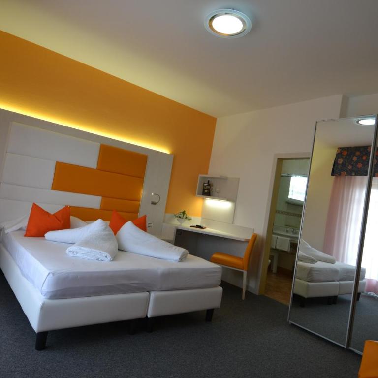 Hotel Augusta - Camera Matrimoniale/Doppia con Letti Singoli con Balcone - 6